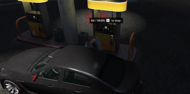 Player fuelling a car at a pump with the prompt "6 euros / 69.8% E to stop".